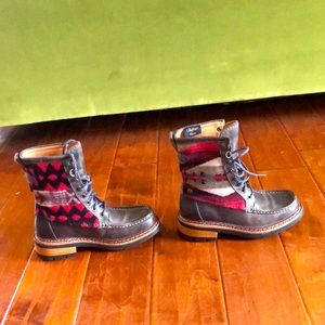 Pendleton x Clarks RARE discontinued boots 6